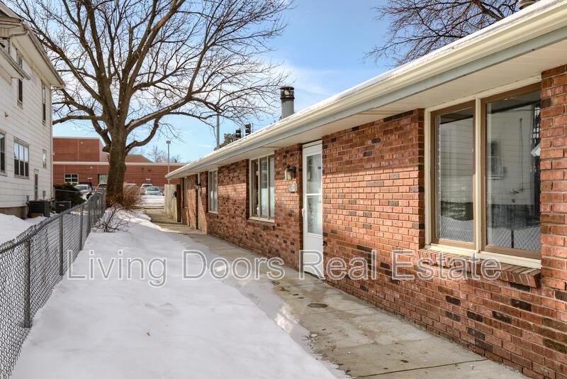 4608 Adams St in Lincoln, NE - Building Photo