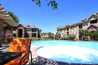 Plum Creek Apartments in Amarillo, TX - Foto de edificio - Building Photo