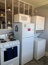 1411 Winburn Dr in East Point, GA - Building Photo - Building Photo