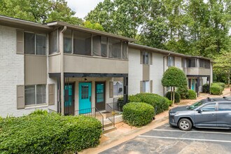 Summit Grove in Decatur, GA - Foto de edificio - Building Photo