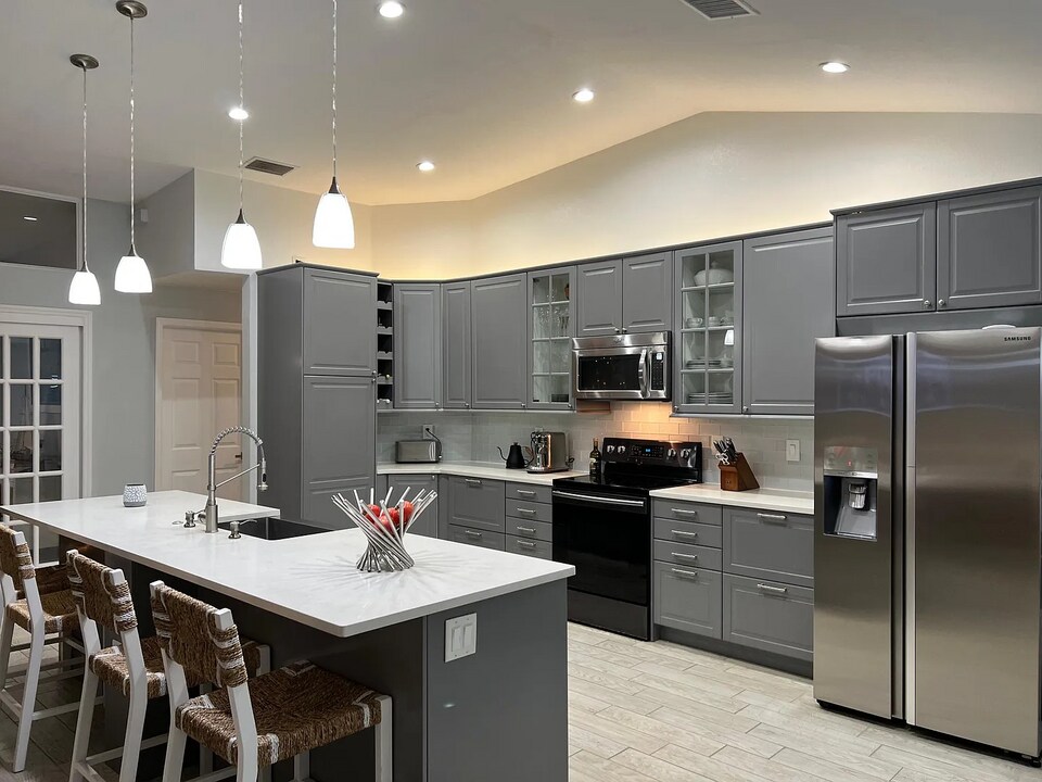 2830 Surfside Blvd in Cape Coral, FL - Building Photo