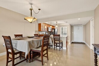 605 Oaks Dr in Pompano Beach, FL - Building Photo - Building Photo