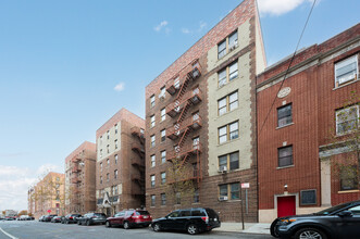 2922 Barnes Ave in Bronx, NY - Building Photo - Building Photo