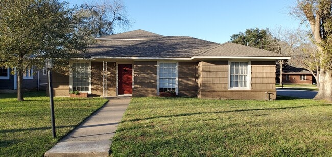 property at 711 E Sixth St