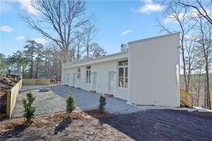 1291 Crumbley Rd in Mcdonough, GA - Building Photo