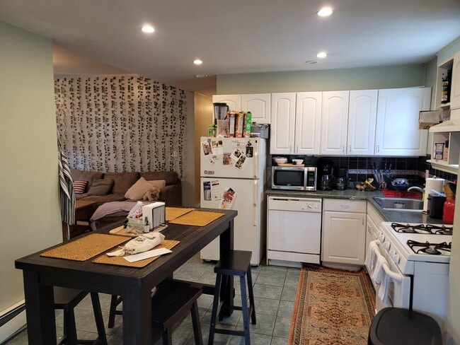 19 Ticknor St, Unit 3