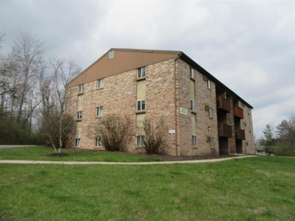 4563 Summerside Rd in Cincinnati, OH - Foto de edificio