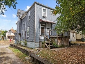 1018 9th St NW in Canton, OH - Building Photo - Building Photo