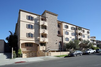 5057 Maplewood Ave in Los Angeles, CA - Building Photo - Building Photo