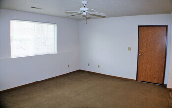 403 S Scott Blvd in Iowa City, IA - Foto de edificio - Building Photo