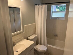 265 NW 32nd St in Oakland Park, FL - Building Photo - Building Photo