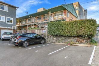 Birch Tree Apartments in Seattle, WA - Foto de edificio - Building Photo