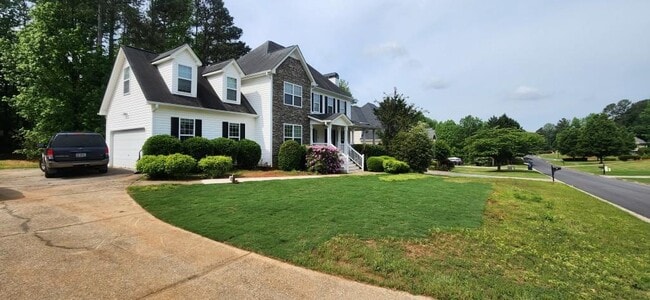 property at 33 Bentonville Ln