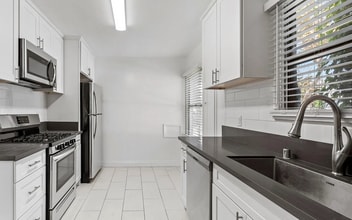 5427 Kinston Ave, Unit 5427 in Culver City, CA - Building Photo - Building Photo