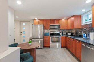 9438 N Portsmouth Ave in Portland, OR - Building Photo - Building Photo