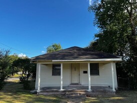 1648 W Rev Dr Ransom Howard St in Port Arthur, TX - Building Photo