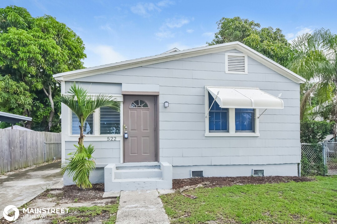 522 Worthmore Dr in Lake Worth, FL - Building Photo