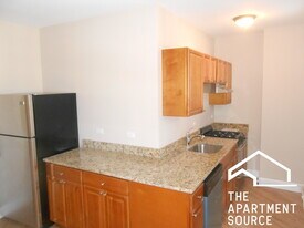 894 Green Bay Rd in Winnetka, IL - Building Photo