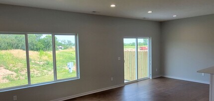 880 Titan Dr in Hickman, NE - Building Photo - Building Photo