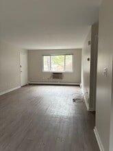 I 9 Nanni Dr in Winchester, CT - Building Photo - Building Photo