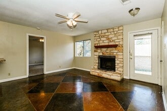 9903 Hundred Oaks Cir in Austin, TX - Building Photo - Building Photo