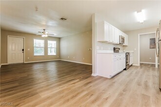 284 Grove Rd in Venice, FL - Building Photo - Building Photo