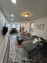 1507 W Henderson St in Chicago, IL - Foto de edificio - Building Photo