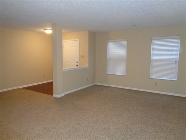 626 Hickory Pine Dr in Whiteland, IN - Building Photo - Building Photo