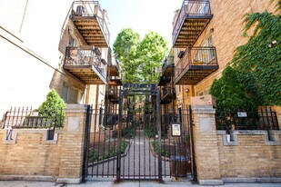 250-2 N Lincoln Ave in Chicago, IL - Building Photo