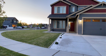 4724 N Tanager St in Moses Lake, WA - Foto de edificio - Building Photo