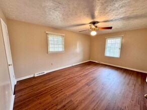 303 Robin Dr in Somerset, KY - Building Photo - Building Photo