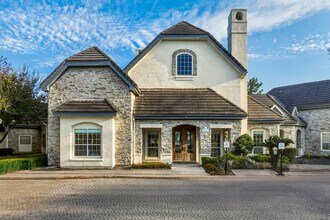 Village on the Parkway Apartments in Houston, TX - Building Photo - Building Photo