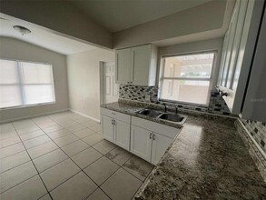 5825 Forest Grove Blvd in Orlando, FL - Building Photo - Building Photo