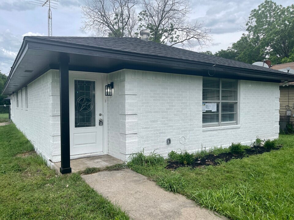 1829 Wood Ave in Waco, TX - Building Photo