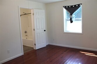 202 Henderson Falls Rd in Toccoa, GA - Building Photo - Building Photo