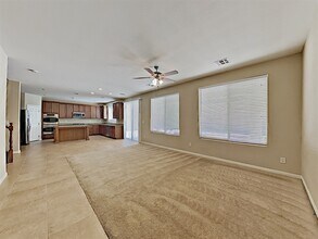 627 Blue Snow River Ct in Henderson, NV - Building Photo - Building Photo