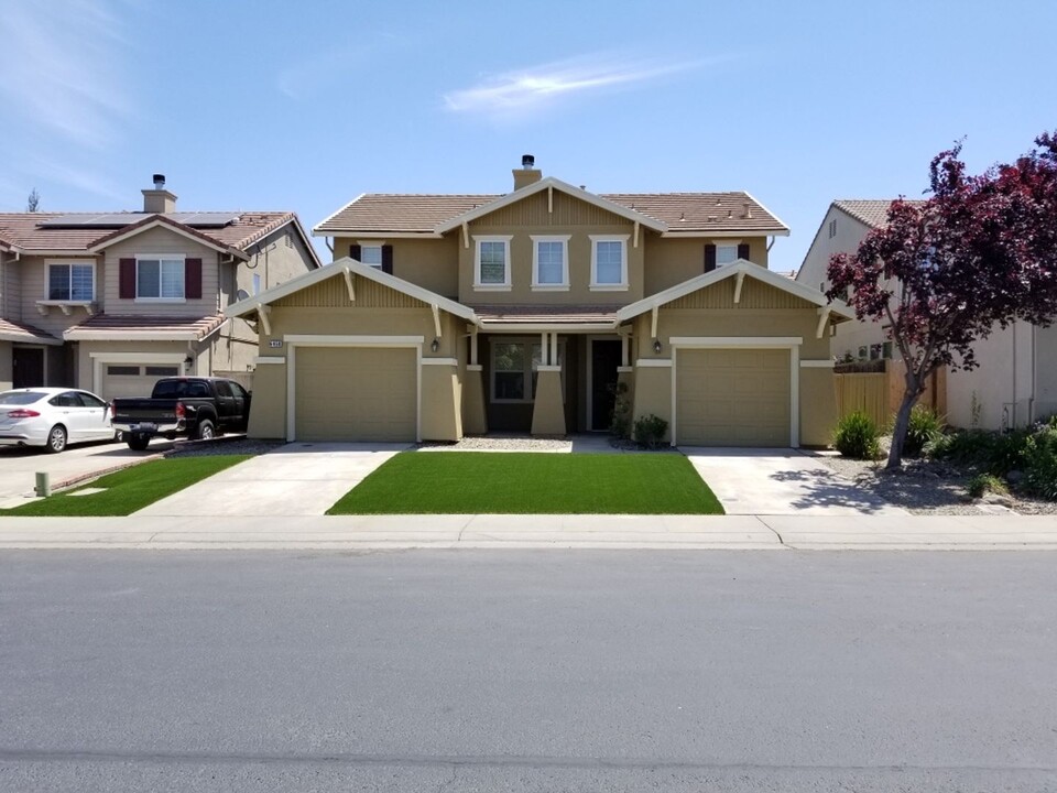 6458 Cormorant Cir in Rocklin, CA - Building Photo