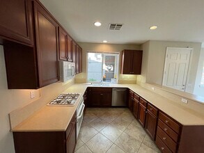 2116 Cantata Dr in Chula Vista, CA - Building Photo - Building Photo
