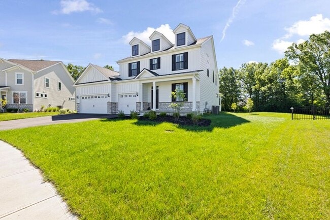 8190 Smiths Cir in Powell, OH - Building Photo - Building Photo