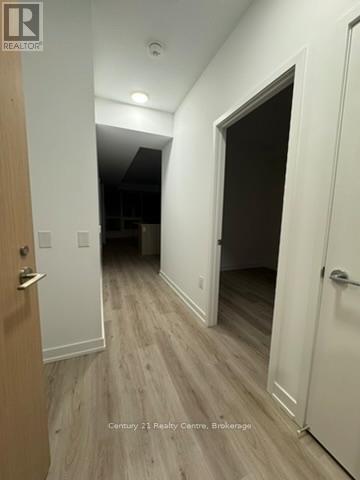 395 Square One Dr in Mississauga, ON - Building Photo - Building Photo