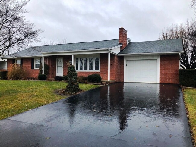 property at 17542 Swann Rd