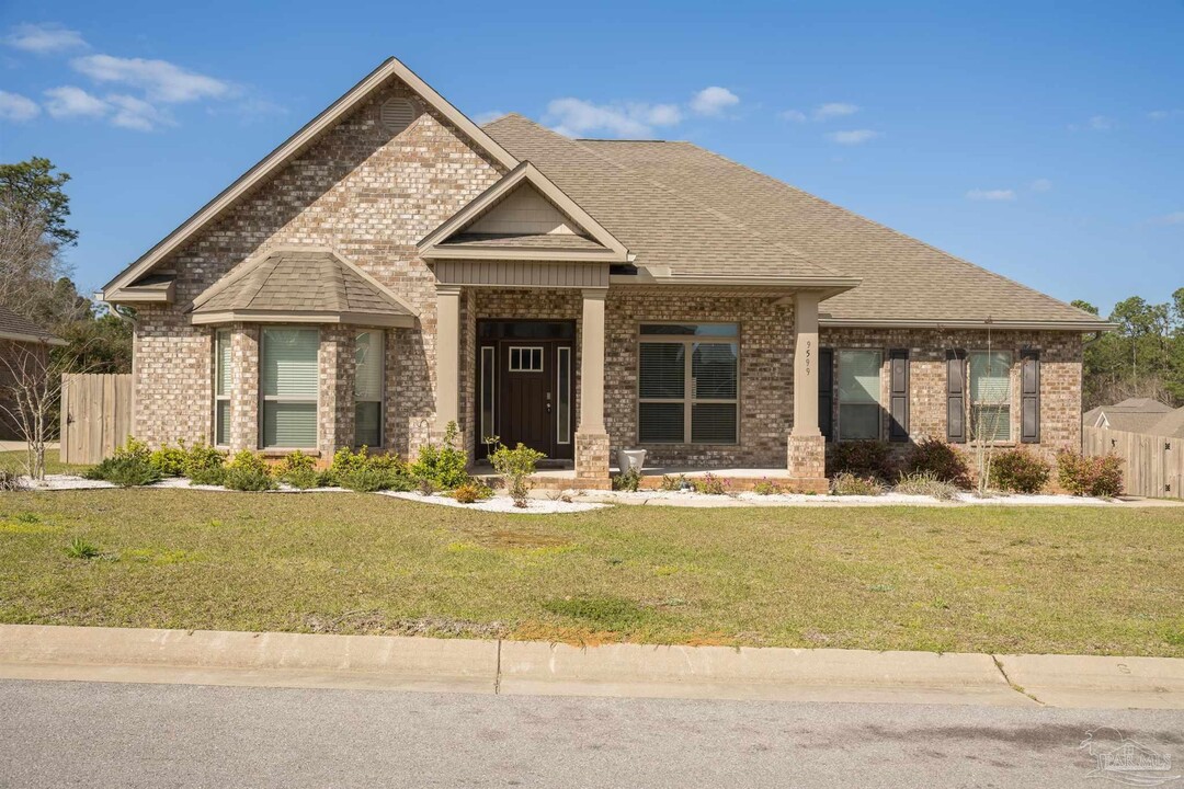 9599 Pebble Stone Dr in Pensacola, FL - Building Photo