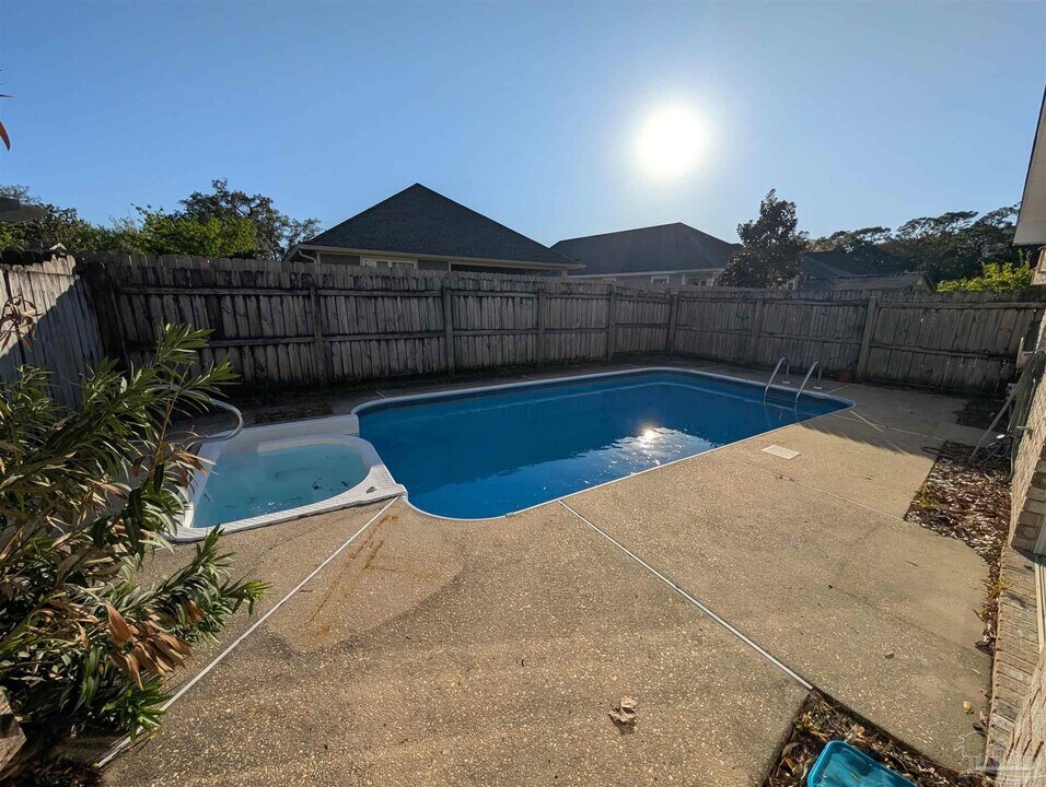 3311 Wexford Cir in Pensacola, FL - Building Photo