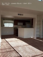 5170 S Jones Blvd-Unit -Unit 201 in Las Vegas, NV - Building Photo - Building Photo