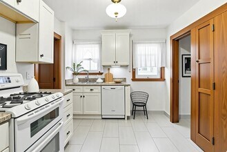 29 Arbroth St, Unit 1 in Boston, MA - Foto de edificio - Building Photo