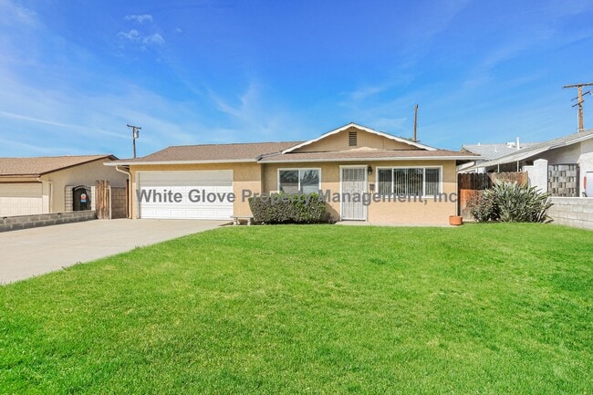 property at 7820 Jadeite Ave