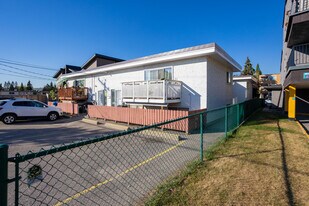 4636 73 St NW in Calgary, AB - Building Photo