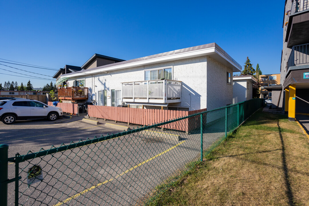 4636 73 St NW in Calgary, AB - Building Photo