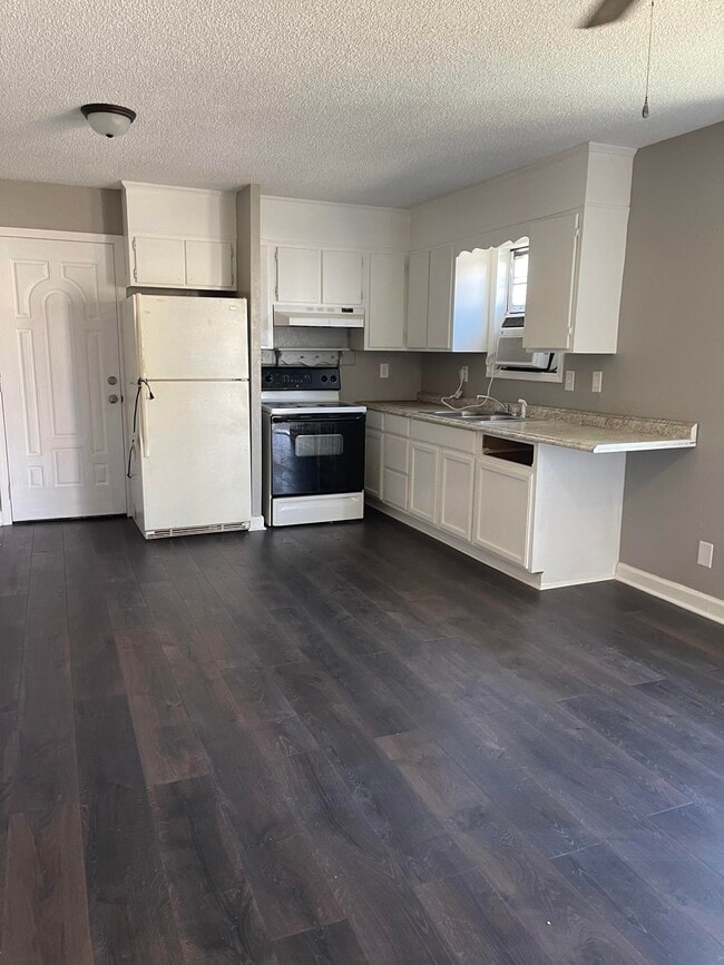 2039 College St in Milan, TN - Building Photo - Building Photo