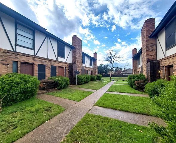 4928 Diaz Ave in Fort Worth, TX - Foto de edificio - Building Photo